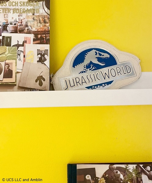 ACCOMMODE（アコモデ）の「Jurassic World ラバープリントポーチ（ポーチ・レディース・ブルー/ベージュ/シルバー・FREE）」の4枚目の写真
