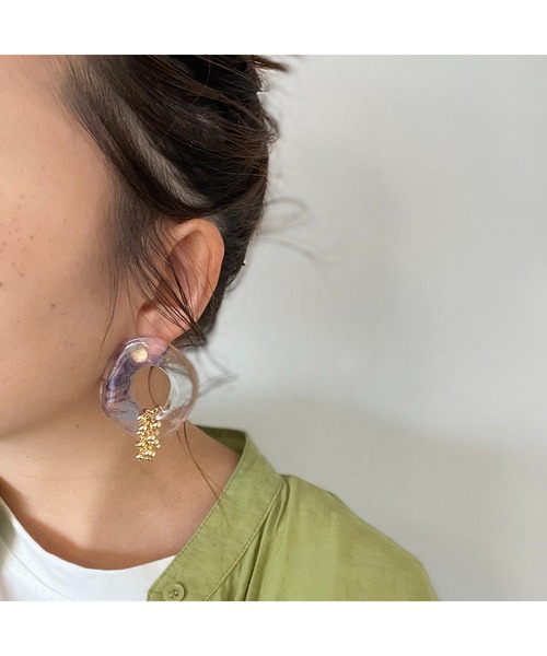 tone(トーン)の「【marihori】ジェルネイル マット 大ぶりリングピアス(MA)(ピアス(両耳用)・レディース・ベージュ/パープル/グリーン系その他/パープル系その他/レッド系その他/イエロー系その他/グリーン系その他2・FREE)」の5枚目の写真