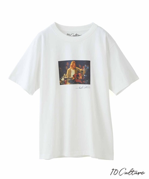 ADAM ET ROPE'（アダムエロペ）の「【KURT COBAIN×10 Culture】SMALL PHOTO T（Tシャツ/カットソー・メンズ・ブラック/ブラック系その他2/ホワイト系その他/ブラック系その他/ホワイト/ホワイト系その他2・M/XL/L）」の2枚目の写真