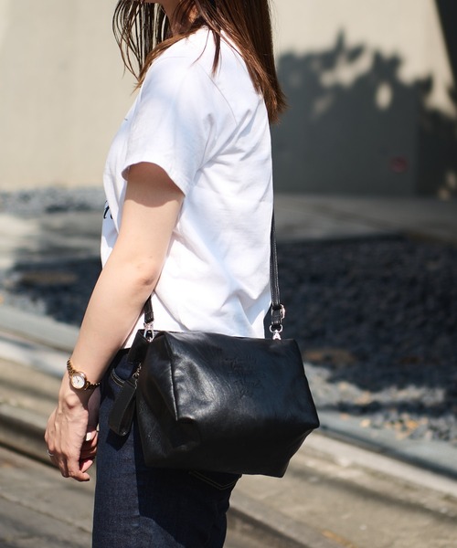 Actually（アクチュアリー）の「【手洗い可能】ウォッシャブル ワンハンドル 2WAYショルダー（ショルダーバッグ・レディース・ブラック/シルバー・フリー）」の19枚目の写真