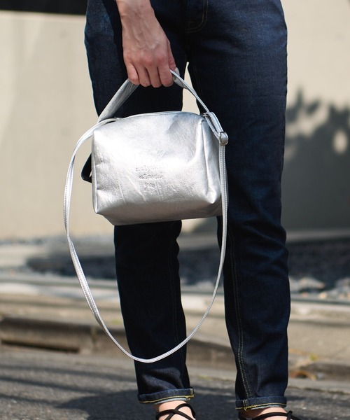 Actually（アクチュアリー）の「【手洗い可能】ウォッシャブル ワンハンドル 2WAYショルダー（ショルダーバッグ・レディース・ブラック/シルバー・フリー）」の21枚目の写真