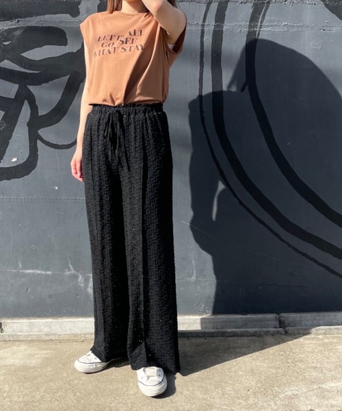 mi via loca（ミヴィアロカ）の「フラワーレースセンターシームパンツ（その他パンツ・レディース・ブラック/ベージュ/キナリ・FREE）」の2枚目の写真