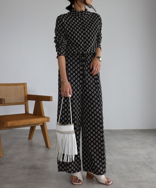 mi via loca（ミヴィアロカ）の「フラワーレースセンターシームパンツ（その他パンツ・レディース・ブラック/ベージュ/キナリ・FREE）」の9枚目の写真