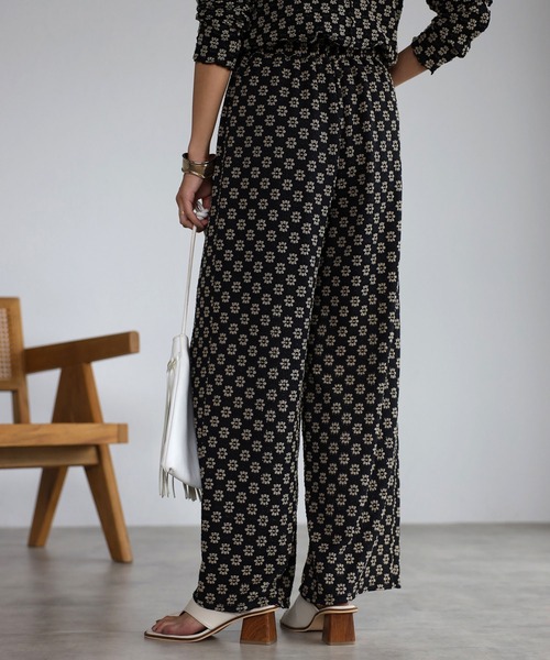 mi via loca（ミヴィアロカ）の「フラワーレースセンターシームパンツ（その他パンツ・レディース・ブラック/ベージュ/キナリ・FREE）」の20枚目の写真