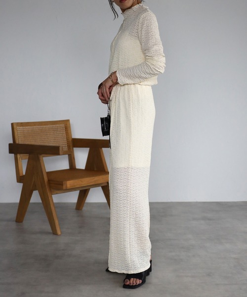 mi via loca（ミヴィアロカ）の「フラワーレースセンターシームパンツ（その他パンツ・レディース・ブラック/ベージュ/キナリ・FREE）」の5枚目の写真