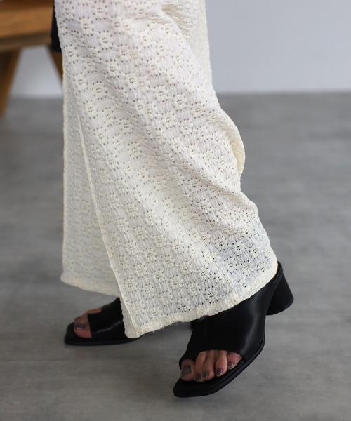 mi via loca（ミヴィアロカ）の「フラワーレースセンターシームパンツ（その他パンツ・レディース・ブラック/ベージュ/キナリ・FREE）」の7枚目の写真