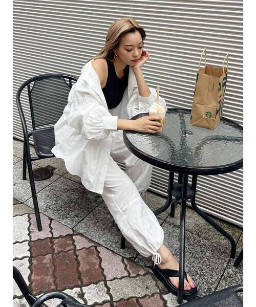 EVRIS（エヴリス）の「ボリュームスリーブベーシックシャツ（シャツ/ブラウス・レディース・ブラック/ホワイト・FREE）」の7枚目の写真