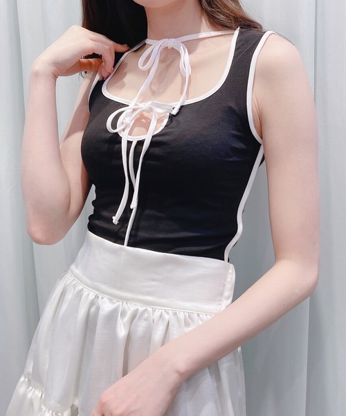 lilLilly（リルリリー）の「4WAYチャイナライクタンク（タンクトップ・レディース・ホワイト/ブルー/ブラック×ホワイト/ブラック×ブラック・FREE）」の2枚目の写真