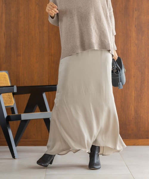 BAYFLOW（ベイフロー）の「バックドレープスカート（スカート・レディース・ベージュ/レッド/カーキ・SMALL/MEDIUM）」の2枚目の写真