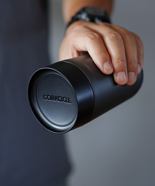 CORKCICLE（コークシクル）の「9oz/250ml COMMUTER CUP コミューターカップ 漏れない保温保冷タンブラー 360度全方向 プッシュ蓋式 CERAMIC SLATE/SNOWDRIFT/WALNUT [CORKCICLE/コークシクル]（グラス/マグカップ/タンブラー・メンズ・グレー/ブラウン/ホワイト系その他・ONE SIZE）」の8枚目の写真