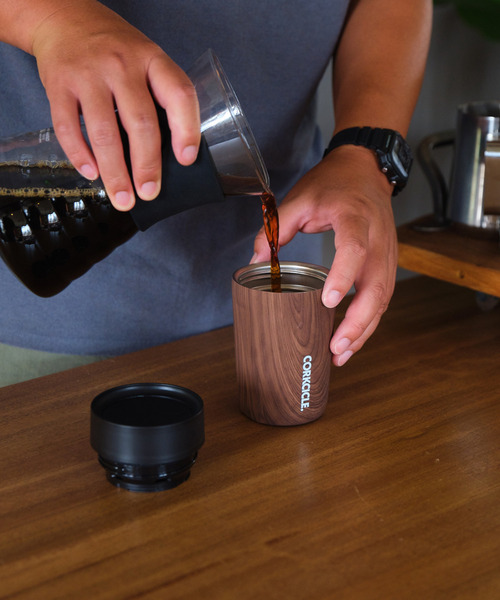 CORKCICLE（コークシクル）の「9oz/250ml COMMUTER CUP コミューターカップ 漏れない保温保冷タンブラー 360度全方向 プッシュ蓋式 CERAMIC SLATE/SNOWDRIFT/WALNUT [CORKCICLE/コークシクル]（グラス/マグカップ/タンブラー・メンズ・グレー/ブラウン/ホワイト系その他・ONE SIZE）」の22枚目の写真