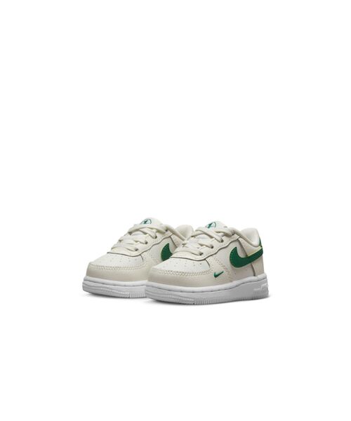 NIKE（ナイキ）の「ナイキ フォース 1 LOW SE ベビーシューズ / Nike Force 1 Low SE Baby/Toddler Shoes（スニーカー・キッズ・クリーム/ホワイト・8/14/16/9/13/10/12/15 /11）」の9枚目の写真