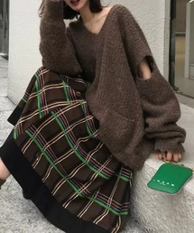 大人のカジュアルこなれ感。ルーズオープンスリーブVネックニット