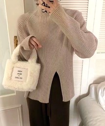 スリット入りハイネックニット