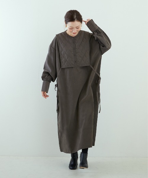 PAPAVER（パパヴェル）の「【papaver】キルティングレイヤード風OP（ワンピース・レディース・カーキ/スミクロ・MEDIUM）」の2枚目の写真