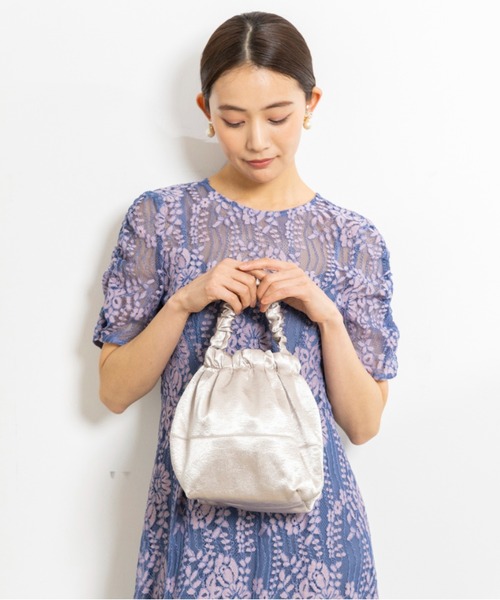 kaene(カエン)の「【kaene】メタルサテンバッグ(ショルダーバッグ・レディース・シルバー/ゴールド・FREE)」の8枚目の写真