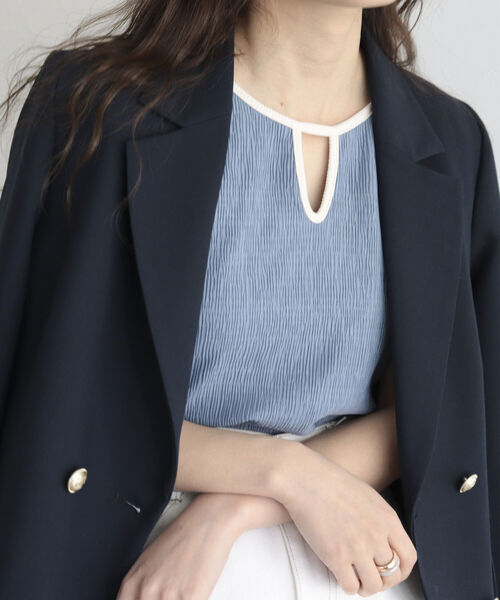 fredy emue（フレディエミュ）の「カット楊柳2wayタンクトップ（タンクトップ・レディース・ブラック/アイボリー/チャコールグレー/ブルー・38）」の6枚目の写真