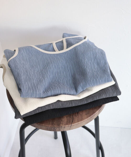 fredy emue（フレディエミュ）の「カット楊柳2wayタンクトップ（タンクトップ・レディース・ブラック/アイボリー/チャコールグレー/ブルー・38）」の9枚目の写真