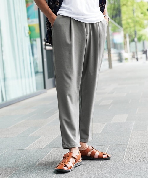 jiggys shop(ジギーズショップ)の「梨地 ワンタック テーパードスラックスアンクルパンツ(その他パンツ・メンズ・ブラック/ダークグレー/グレー/グリーン/ベージュ・X-LARGE/MEDIUM/LARGE)」の1枚目の写真