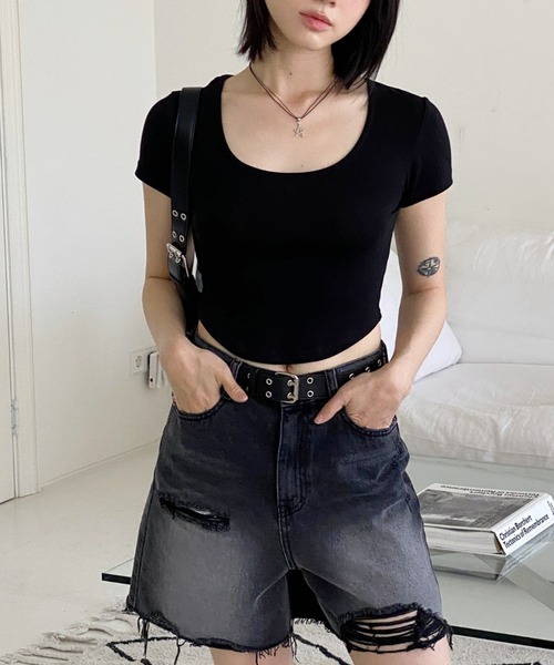 by muni:r(バイ ムニール)の「デイリークロップド半袖Tシャツ(Tシャツ/カットソー・レディース・ネイビー/ピンク/ホワイト/ブラック/ブルー・FREE)」の4枚目の写真