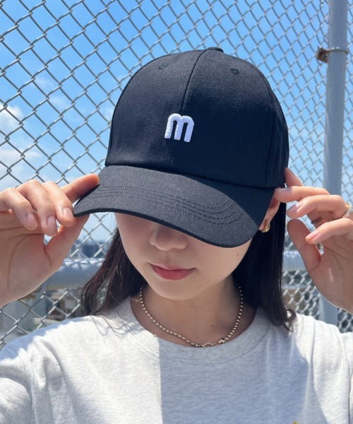 CLEA(クレア)の「【全5色】m字フロント刺繍キャップ(キャップ・レディース・ブルー/アイボリー/ブラック/オレンジ/イエロー・FREE)」の3枚目の写真