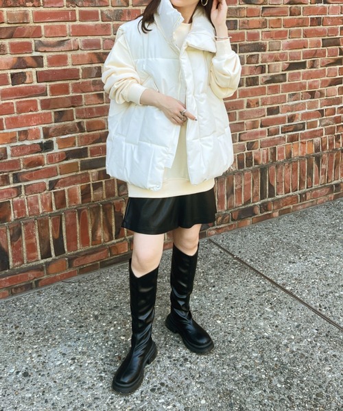 CLEA（クレア）の「スタンドカラーフェイクダウン/中綿オーバーサイズベスト（ダウンベスト・レディース・アイボリー/ブラック/ピンク・L/M/S）」の16枚目の写真