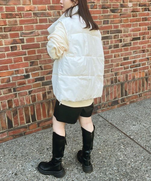 CLEA（クレア）の「スタンドカラーフェイクダウン/中綿オーバーサイズベスト（ダウンベスト・レディース・アイボリー/ブラック/ピンク・L/M/S）」の17枚目の写真
