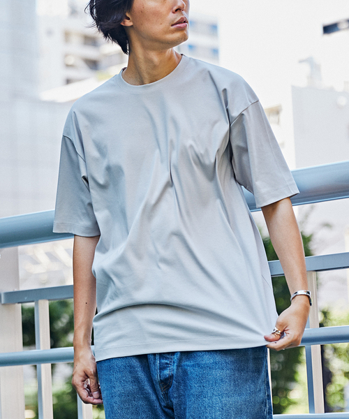 EDIFICE(エディフィス)の「《追加販売》アルビニスタ スムース クルーネック Tシャツ(Tシャツ/カットソー・メンズ・ブラウン/ライトグレー/ブラック/ブルー系その他/ホワイト・SMALL/LARGE/MEDIUM)」の4枚目の写真