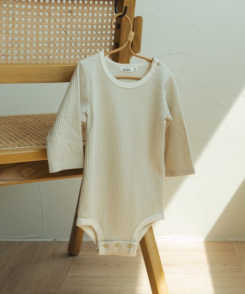 pairmanon（ペアマノン）の「【ベビー】 バイカラー 配色 長袖 ロンパース（ロンパース・キッズ・ミント/ラベンダー/ライトベージュ/ダークブルー/ブラック/グレイッシュベージュ・70/80）」の2枚目の写真