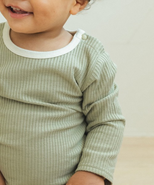 pairmanon（ペアマノン）の「【ベビー】 バイカラー 配色 長袖 ロンパース（ロンパース・キッズ・ミント/ラベンダー/ライトベージュ/ダークブルー/ブラック/グレイッシュベージュ・70/80）」の7枚目の写真