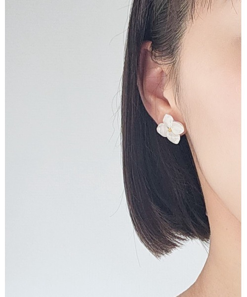CERCA（チェルカ）の「Tresor*/紫陽花　サージカルステンレスピアス（ピアス（両耳用）・レディース・ピンク/ホワイト/ラベンダー/ブルー/ミント・FREE）」の2枚目の写真