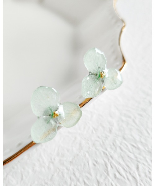 CERCA（チェルカ）の「Tresor*/紫陽花　サージカルステンレスピアス（ピアス（両耳用）・レディース・ピンク/ホワイト/ラベンダー/ブルー/ミント・FREE）」の3枚目の写真