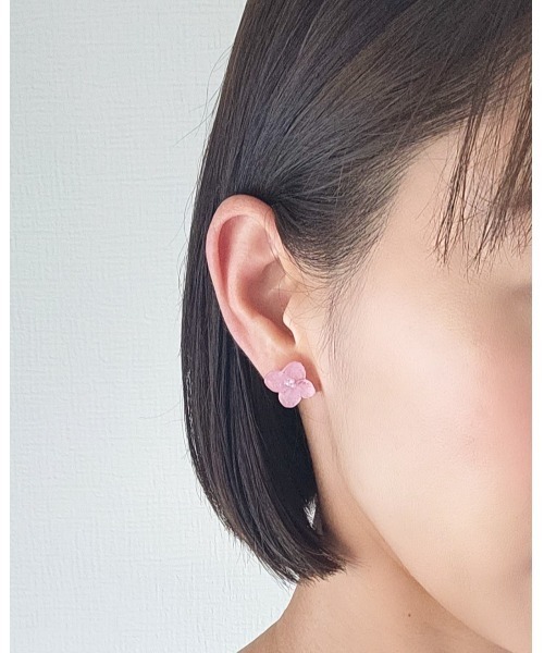 CERCA（チェルカ）の「Tresor*/紫陽花　サージカルステンレスピアス（ピアス（両耳用）・レディース・ピンク/ホワイト/ラベンダー/ブルー/ミント・FREE）」の6枚目の写真