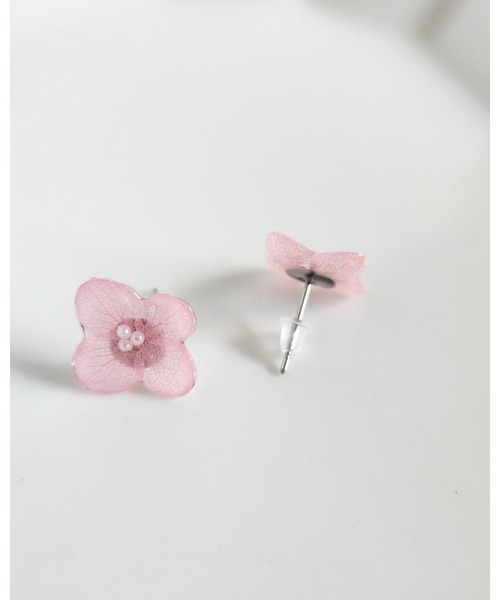 CERCA（チェルカ）の「Tresor*/紫陽花　サージカルステンレスピアス（ピアス（両耳用）・レディース・ピンク/ホワイト/ラベンダー/ブルー/ミント・FREE）」の7枚目の写真