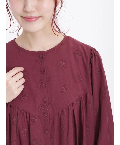 Samansa Mos2(サマンサ モスモス)の「フラワー柄総刺繍ワンピース(ワンピース・レディース・ブラック/ボルドー/ブルー/ベージュ・F)」の11枚目の写真