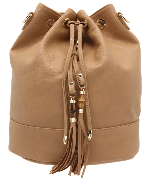 DISCOAT(ディスコート)の「【Discoat】バンブータッセル巾着2wayrリュック(バックパック/リュック・レディース・ベージュ/オフホワイト/ブラック・フリ-)」の3枚目の写真