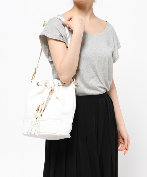 DISCOAT(ディスコート)の「【Discoat】バンブータッセル巾着2wayrリュック(バックパック/リュック・レディース・ベージュ/オフホワイト/ブラック・フリ-)」の5枚目の写真