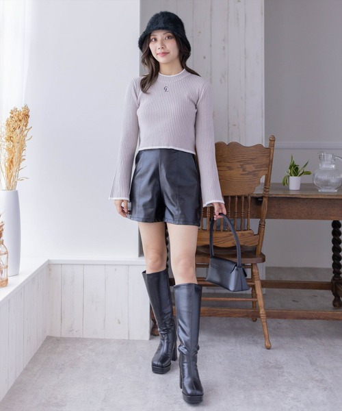 clear(クリア)の「ワンポイント刺繍フレアスリーブニットトップス(ニット/セーター・レディース・オフホワイト/グレイッシュベージュ/ブラック・F)」の21枚目の写真