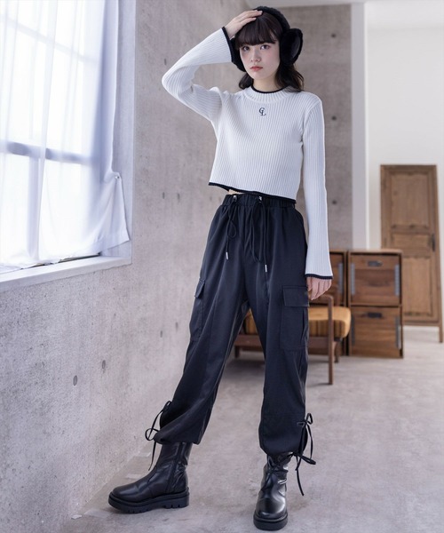 clear(クリア)の「ワンポイント刺繍フレアスリーブニットトップス(ニット/セーター・レディース・オフホワイト/グレイッシュベージュ/ブラック・F)」の19枚目の写真