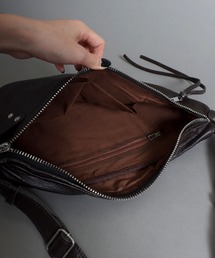 ブラウンレザー スリングバッグ ブラウンレザー スリングバッグ