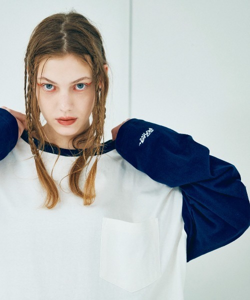 RNA（アールエヌエー）の「M2202 ＲＮＡカラーコンビＢＩＧロンＴ（Tシャツ/カットソー・レディース・グレー/ホワイト×ネイビー/ピンク/スミクロ/ブラウン/ライトブルー・MEDIUM）」の21枚目の写真