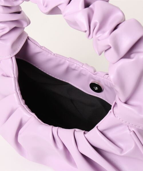STYLEBLOCK(スタイルブロック)の「クシュクシュデザインミニバッグ(ハンドバッグ・レディース・オレンジ/スカイブルー/レッド/シルバー/パープル/ブルー/ブラック/グリーン/カーキ/ゴールド/イエロー/ブラウン/ピンク/ベージュ/ホワイト・FREE)」の18枚目の写真