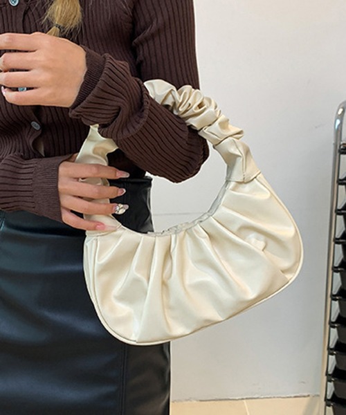 STYLEBLOCK(スタイルブロック)の「クシュクシュデザインミニバッグ(ハンドバッグ・レディース・オレンジ/スカイブルー/レッド/シルバー/パープル/ブルー/ブラック/グリーン/カーキ/ゴールド/イエロー/ブラウン/ピンク/ベージュ/ホワイト・FREE)」の5枚目の写真