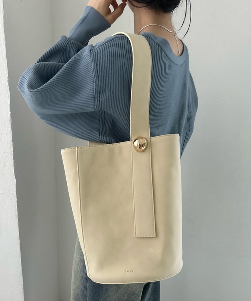 loti（ロティ）の「loti ワンハンドルボタントート（トートバッグ・レディース・キャメル/アイボリー・ONE SIZE）」の2枚目の写真