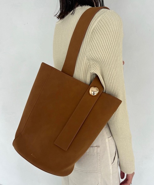 loti（ロティ）の「loti ワンハンドルボタントート（トートバッグ・レディース・キャメル/アイボリー・ONE SIZE）」の3枚目の写真