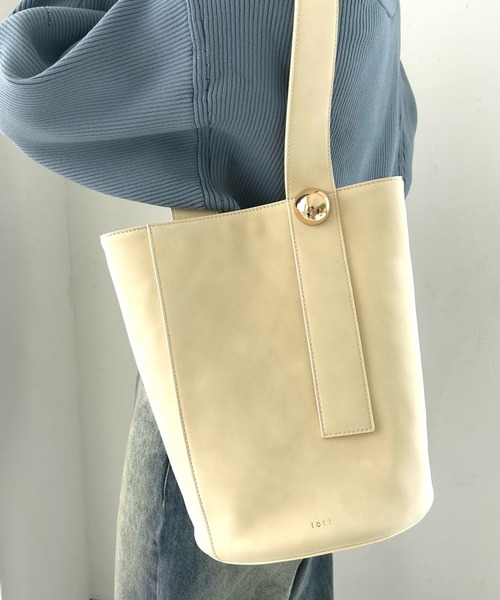 loti（ロティ）の「loti ワンハンドルボタントート（トートバッグ・レディース・キャメル/アイボリー・ONE SIZE）」の4枚目の写真