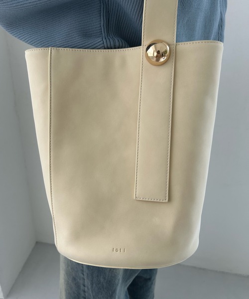 loti（ロティ）の「loti ワンハンドルボタントート（トートバッグ・レディース・キャメル/アイボリー・ONE SIZE）」の5枚目の写真