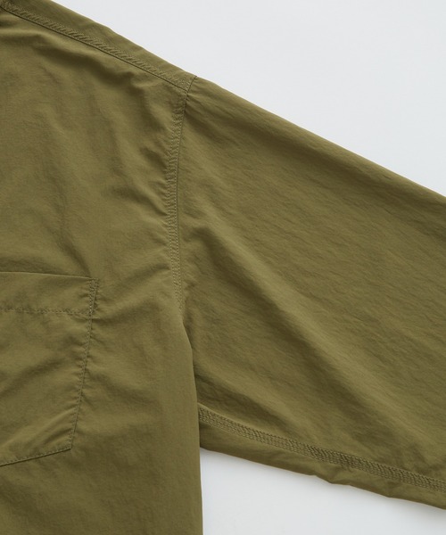 WILD LIFE TAILOR Adam et Rope'（ワイルドテーラーアダムエロペ　）の「【WILD LIFE TAILOR】 ワッシャー ナイロンタスラン レギュラーカラーシャツ / 弱撥水 / UVカット / 接触冷感 / 透湿（シャツ/ブラウス・メンズ・オリーブ/ネイビー/オレンジ・L/M）」の7枚目の写真