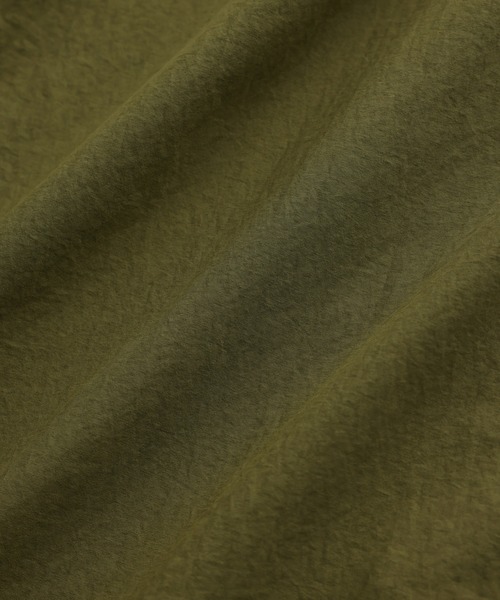 WILD LIFE TAILOR Adam et Rope'（ワイルドテーラーアダムエロペ　）の「【WILD LIFE TAILOR】 ワッシャー ナイロンタスラン レギュラーカラーシャツ / 弱撥水 / UVカット / 接触冷感 / 透湿（シャツ/ブラウス・メンズ・オリーブ/ネイビー/オレンジ・L/M）」の12枚目の写真