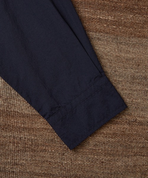 WILD LIFE TAILOR Adam et Rope'（ワイルドテーラーアダムエロペ　）の「【WILD LIFE TAILOR】 ワッシャー ナイロンタスラン レギュラーカラーシャツ / 弱撥水 / UVカット / 接触冷感 / 透湿（シャツ/ブラウス・メンズ・オリーブ/ネイビー/オレンジ・L/M）」の19枚目の写真